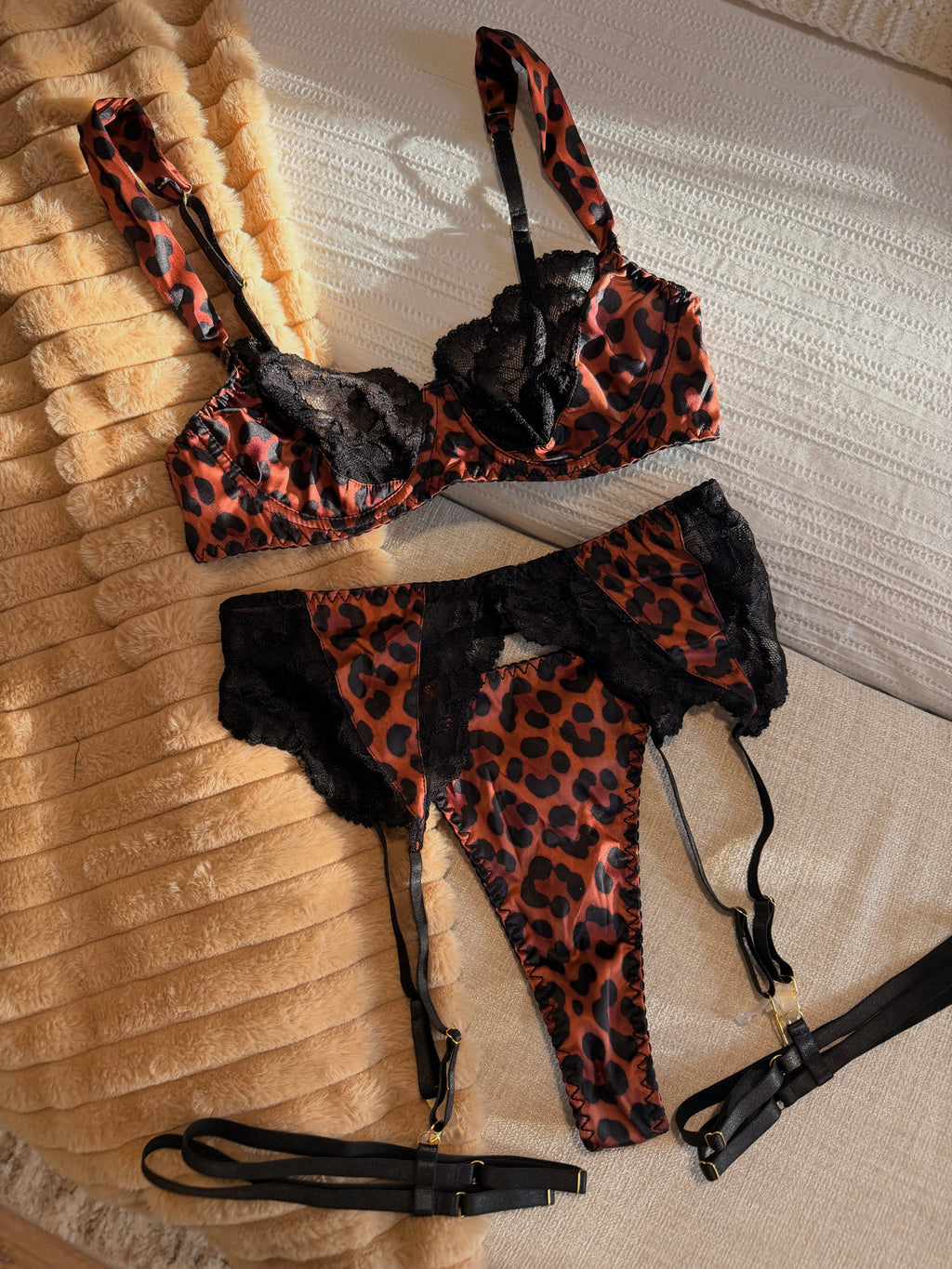 Ravelle Garter
